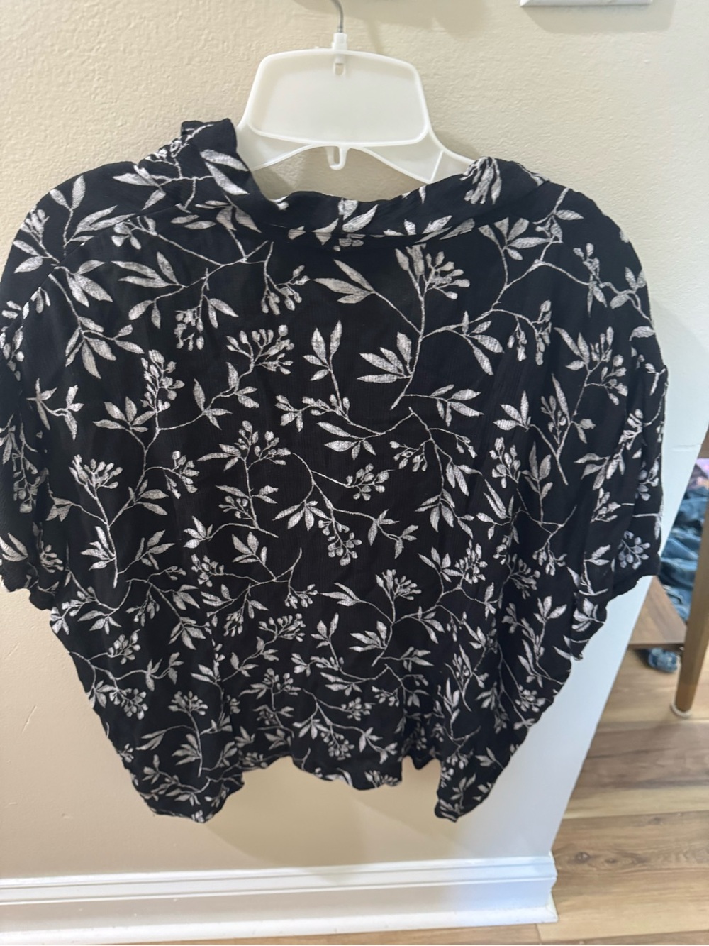 Maggie Black Floral Button-Front Blouse - 3X - Picture 3 of 3